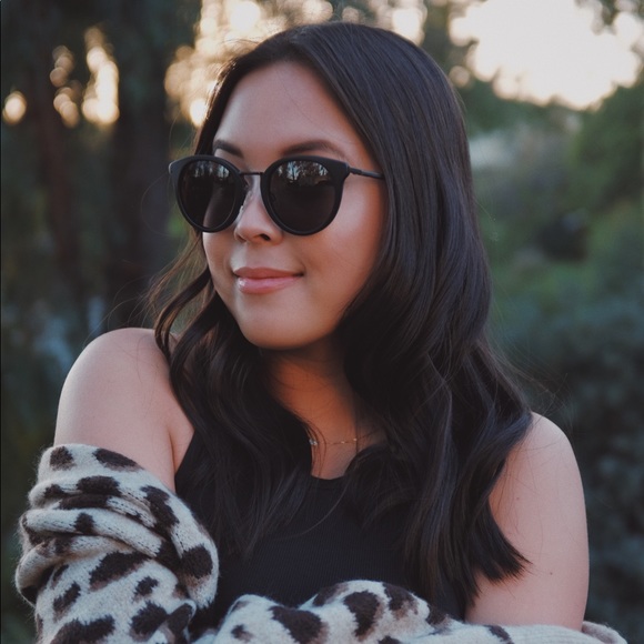 Meet your Posher, Izzy - Picture 2 of 2